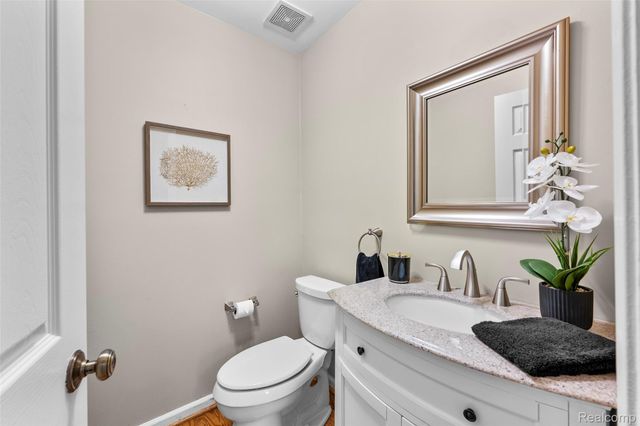 1204 S Timberview Trail, Bloomfield Hills, MI 48304