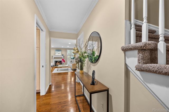 1204 S Timberview Trail, Bloomfield Hills, MI 48304