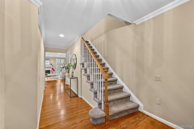 1204 S Timberview Trail, Bloomfield Hills, MI 48304