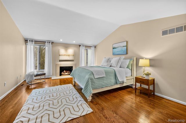 1204 S Timberview Trail, Bloomfield Hills, MI 48304