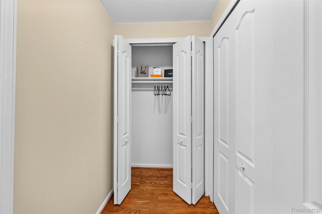 1204 S Timberview Trail, Bloomfield Hills, MI 48304