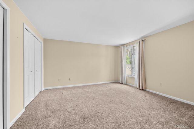 1204 S Timberview Trail, Bloomfield Hills, MI 48304