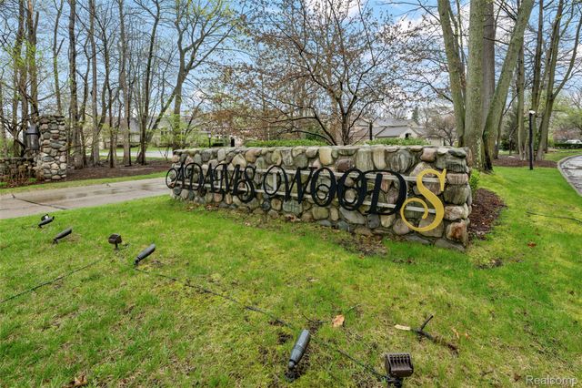 1204 S Timberview Trail, Bloomfield Hills, MI 48304
