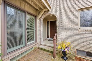 1204 S Timberview Trail, Bloomfield Hills, MI 48304