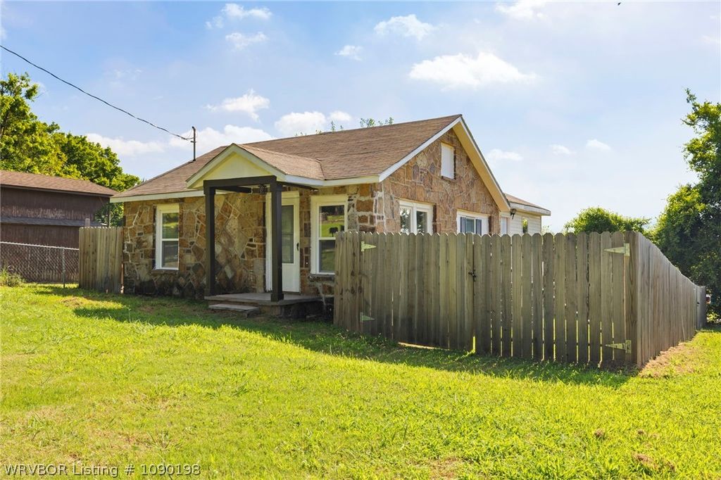 802 Buena Vista Avenue, Van Buren, AR 72956