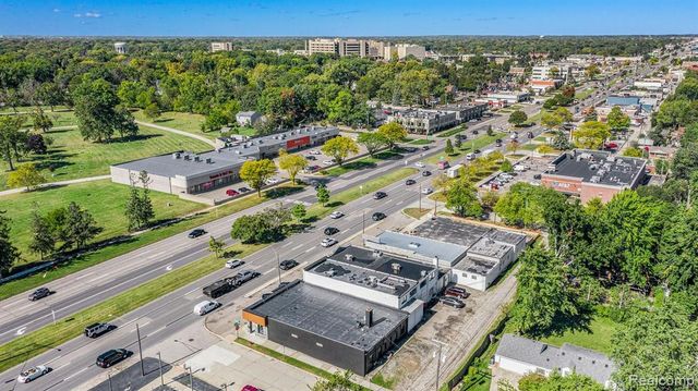 30118 Woodward Avenue, Royal Oak, MI 48073
