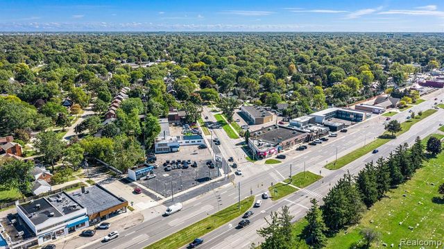 30118 Woodward Avenue, Royal Oak, MI 48073
