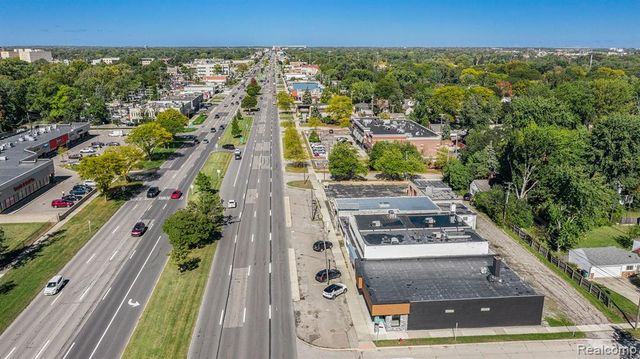 30118 Woodward Avenue, Royal Oak, MI 48073