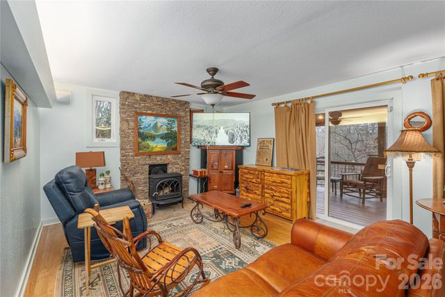 12 Bear Cove Lane, Bryson City, NC 28713