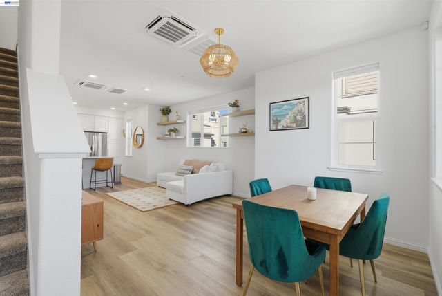 440 Pawnee Ln, Alameda, CA 94501