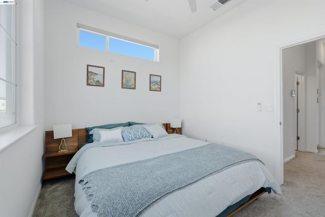 440 Pawnee Ln, Alameda, CA 94501