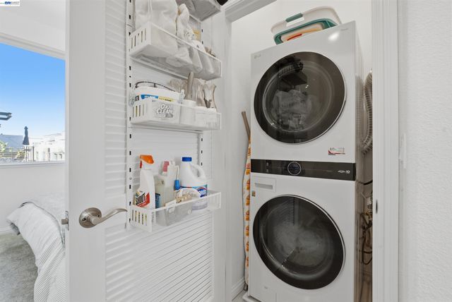 440 Pawnee Ln, Alameda, CA 94501