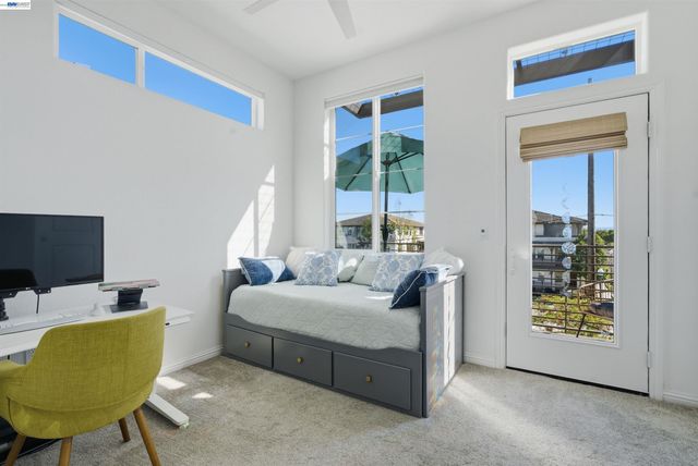 440 Pawnee Ln, Alameda, CA 94501