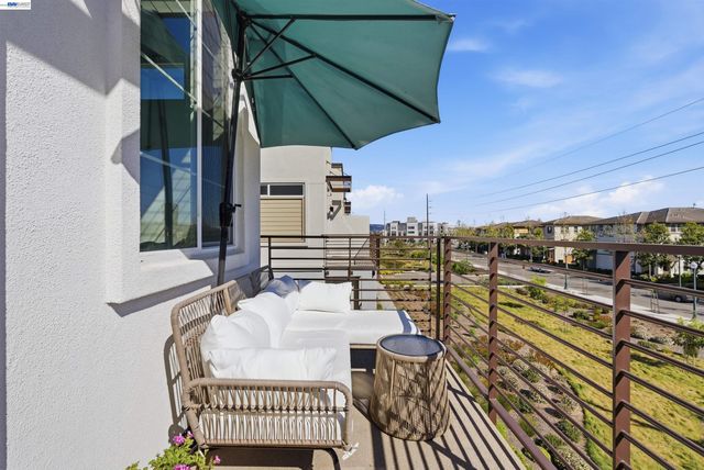 440 Pawnee Ln, Alameda, CA 94501