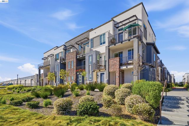 440 Pawnee Ln, Alameda, CA 94501