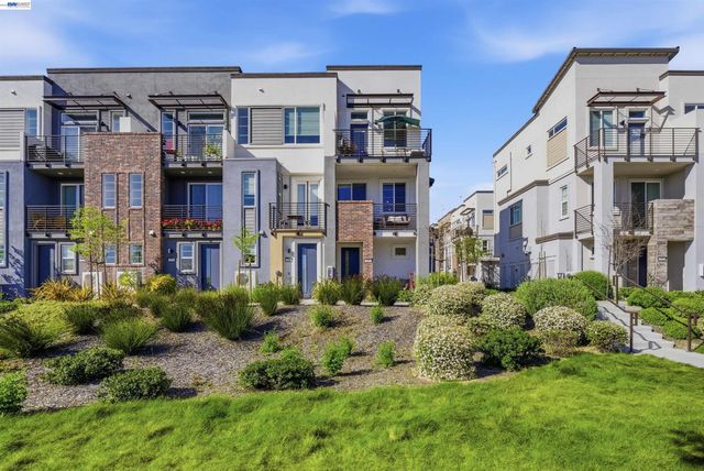 440 Pawnee Ln, Alameda, CA 94501