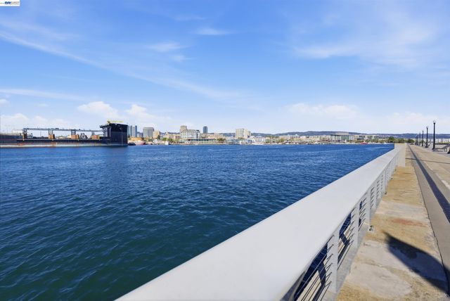 440 Pawnee Ln, Alameda, CA 94501