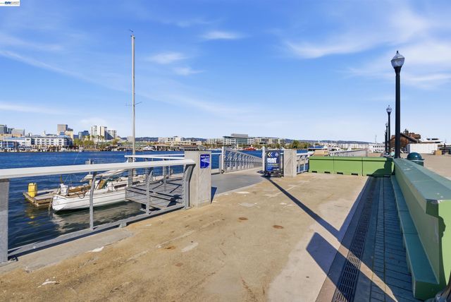 440 Pawnee Ln, Alameda, CA 94501