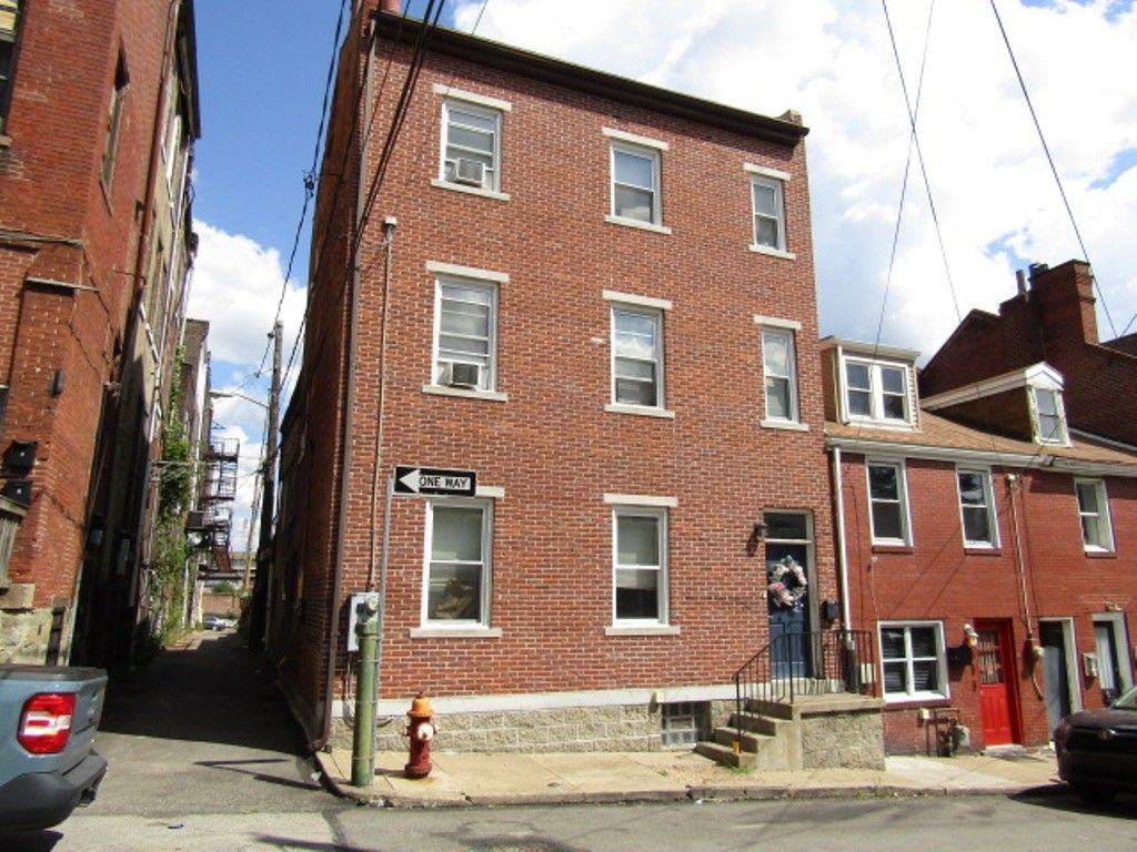 606 Middle St, Central North Side, PA 15212