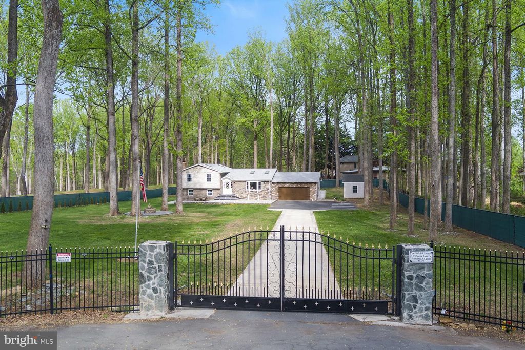1401 SPRING LAKE DR, Haymarket, VA 20169