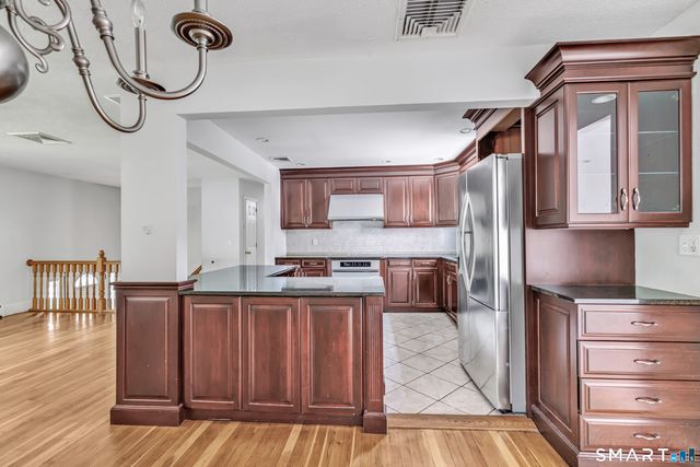 22 Old Lantern Place, Norwalk, CT 06851