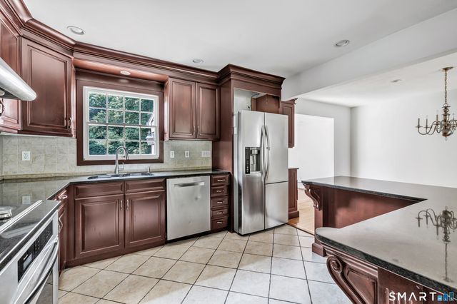 22 Old Lantern Place, Norwalk, CT 06851