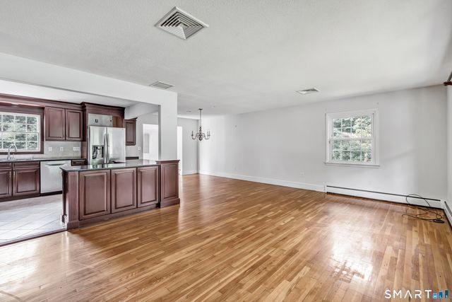 22 Old Lantern Place, Norwalk, CT 06851