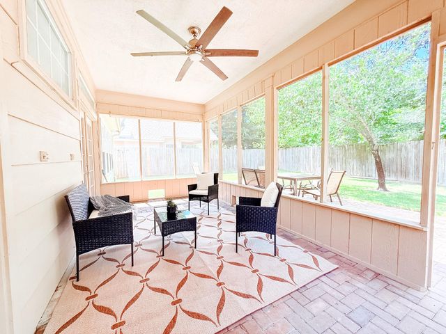 540 Springwood Drive, Conroe, TX 77385