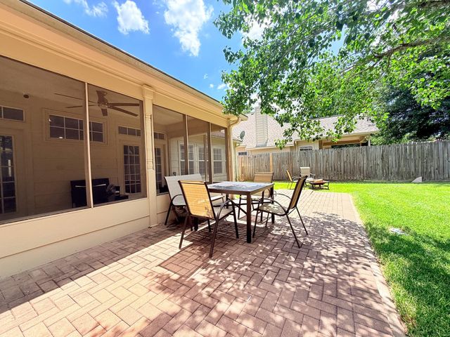 540 Springwood Drive, Conroe, TX 77385