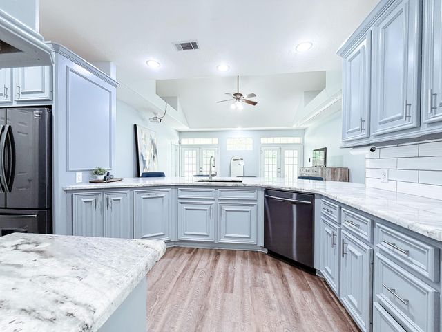 540 Springwood Drive, Conroe, TX 77385