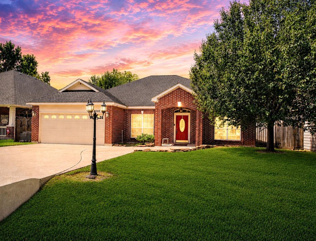 540 Springwood Drive, Conroe, TX 77385