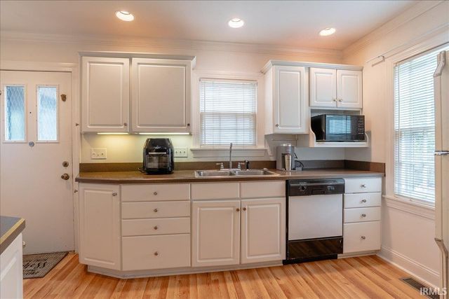 3306 Bayard Park Drive, Evansville, IN 47714