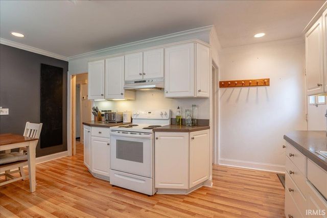 3306 Bayard Park Drive, Evansville, IN 47714