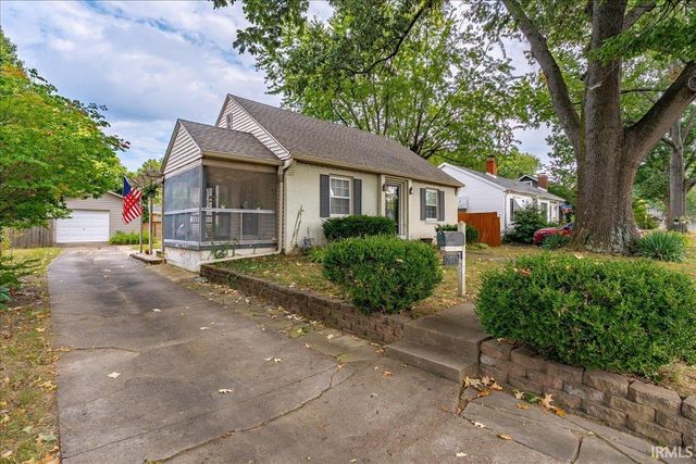 3306 Bayard Park Drive, Evansville, IN 47714