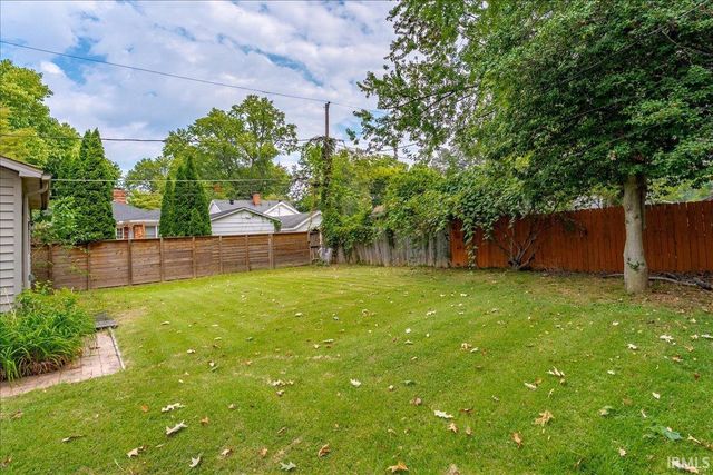 3306 Bayard Park Drive, Evansville, IN 47714