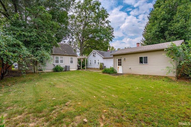 3306 Bayard Park Drive, Evansville, IN 47714