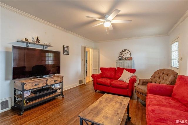 3306 Bayard Park Drive, Evansville, IN 47714