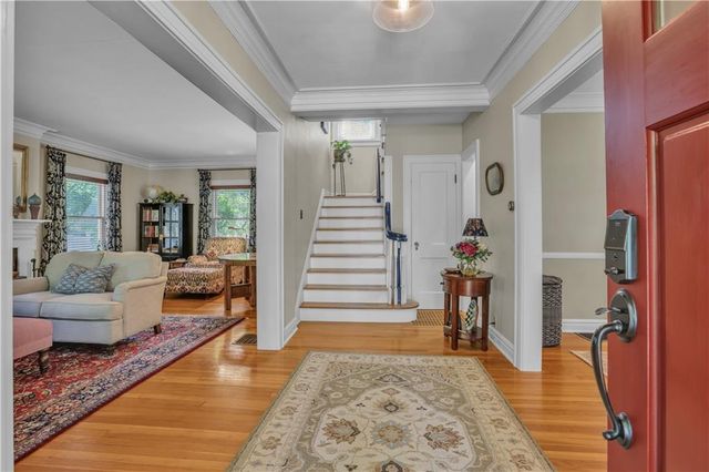 5718 Mcgee Street, Kansas City, MO 64113