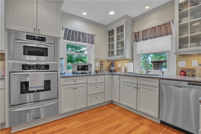 5718 Mcgee Street, Kansas City, MO 64113