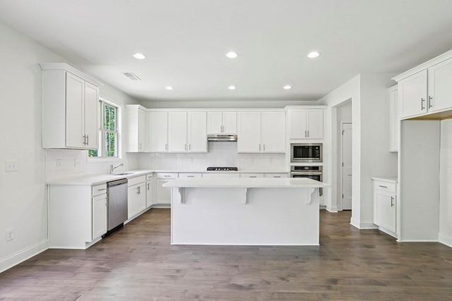 5816 Creek Indian Drive, Sugar Hill, GA 30518