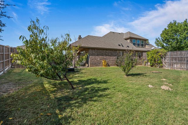108 Bosque Court, Azle, TX 76020