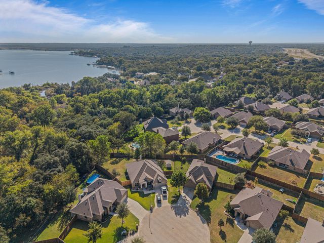 108 Bosque Court, Azle, TX 76020