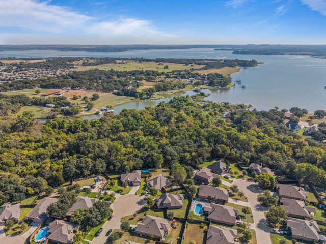 108 Bosque Court, Azle, TX 76020