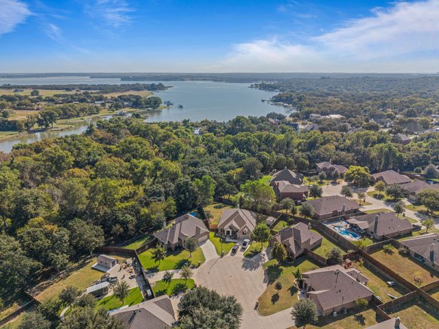 108 Bosque Court, Azle, TX 76020