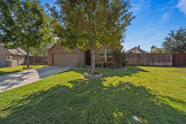 108 Bosque Court, Azle, TX 76020