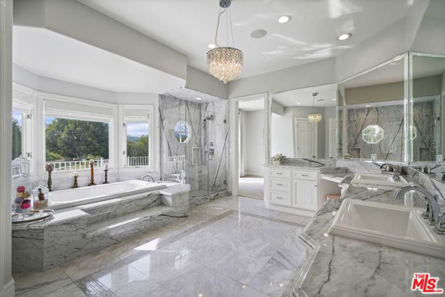 22510 La Quilla Drive, Chatsworth (los Angeles), CA 91311