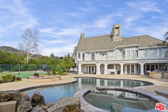 22510 La Quilla Drive, Chatsworth (los Angeles), CA 91311