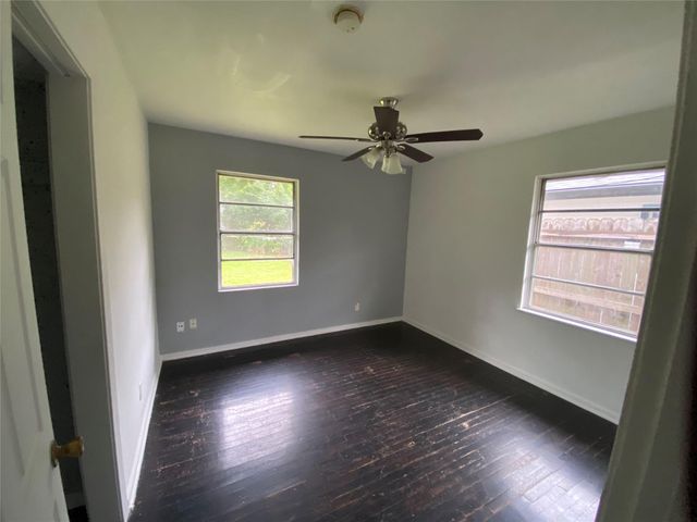 5711 Thrush Drive, Houston, TX 77033