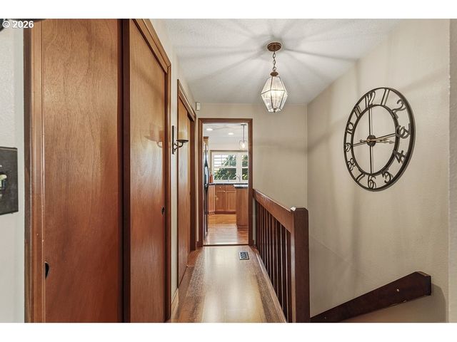 1962 Sw 27TH Dr, Gresham, OR 97080