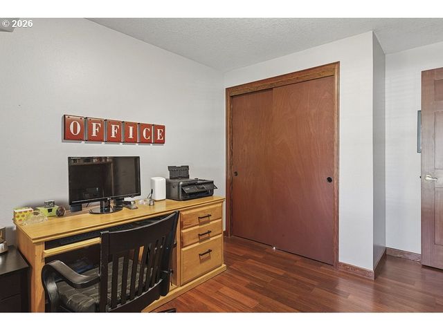 1962 Sw 27TH Dr, Gresham, OR 97080